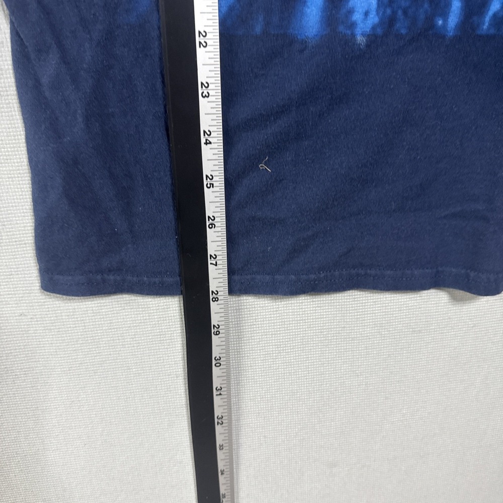 Wolf Shirt Size XL Howling at the Moon Navy Blue Night Sky Y2K Graphic Print EUC - Picture 6 of 9
